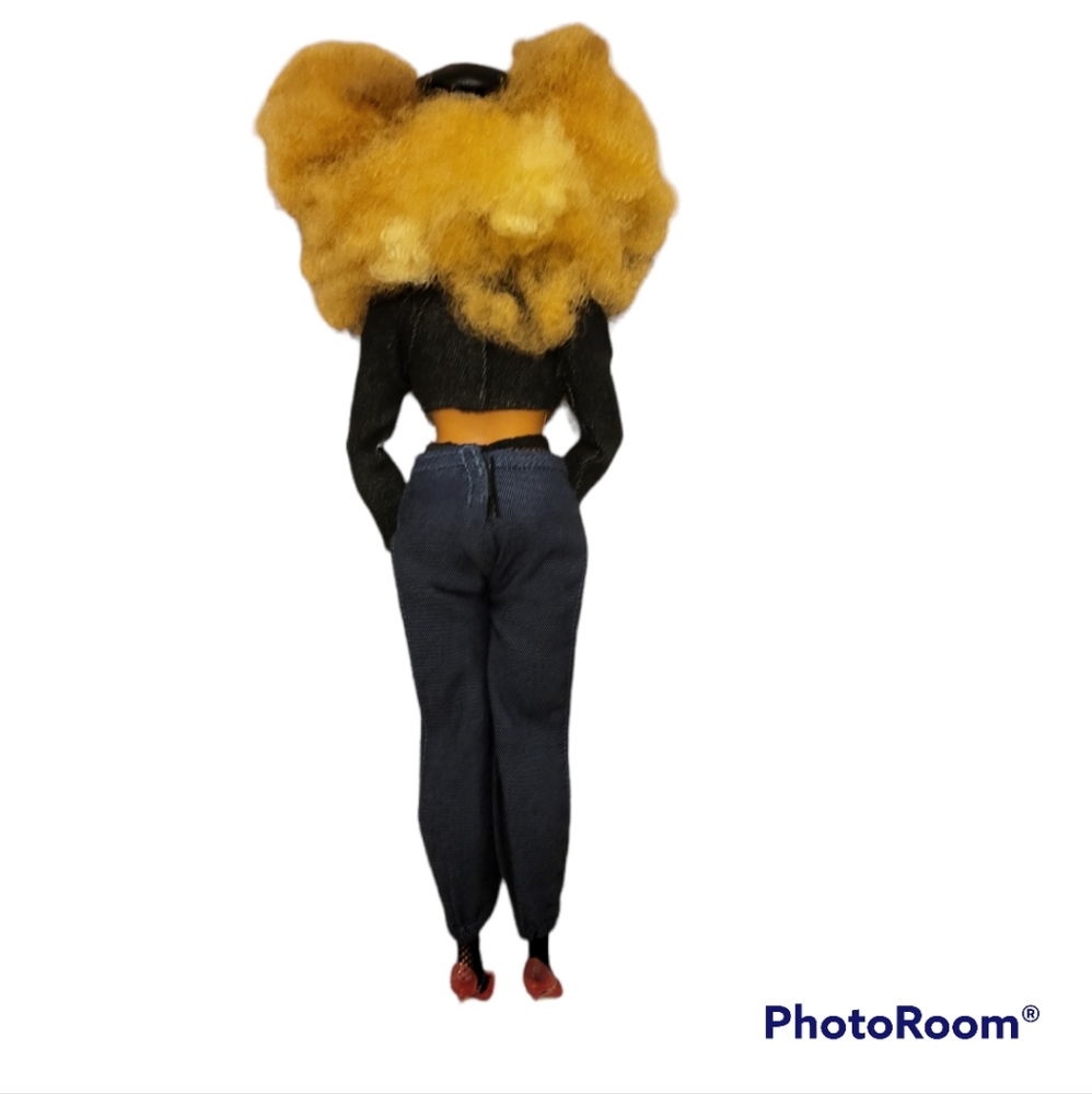 Barbie Signature Styled by Marni Senofonte Doll - Picture 3 of 5